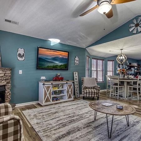 The Mason Jar, Hot Tub, Wifi, 1089 Free Tickets Each Paid Day, Dollywood And More! Pigeon Forge Kültér fotó