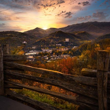 The Mason Jar, Hot Tub, Wifi, 1089 Free Tickets Each Paid Day, Dollywood And More! Pigeon Forge Kültér fotó