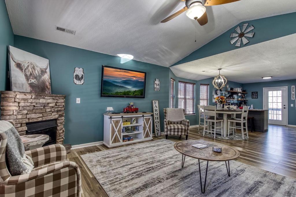 The Mason Jar, Hot Tub, Wifi, 1089 Free Tickets Each Paid Day, Dollywood And More! Pigeon Forge Kültér fotó