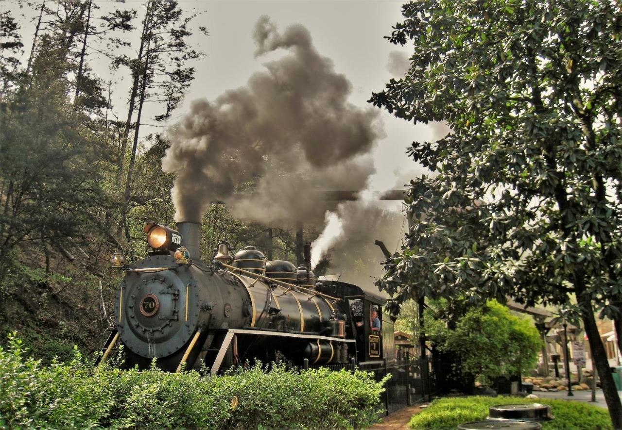 The Mason Jar, Hot Tub, Wifi, 1089 Free Tickets Each Paid Day, Dollywood And More! Pigeon Forge Kültér fotó
